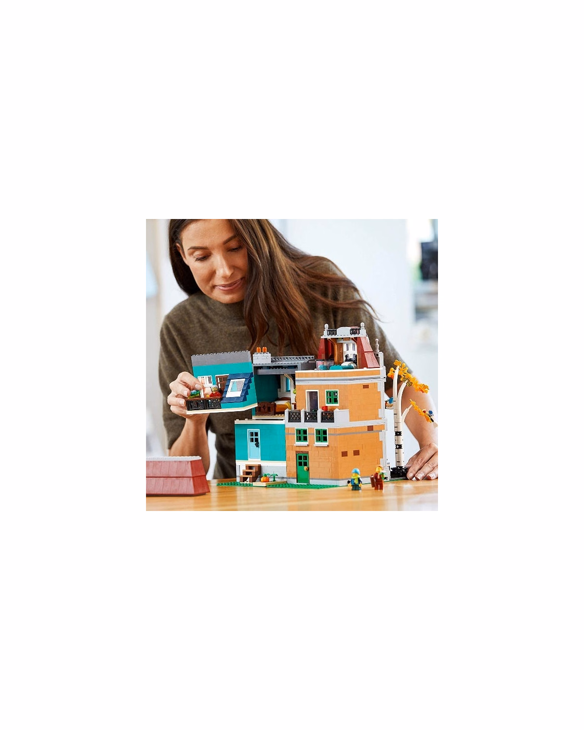 LEGO® Creator Expert Bookshop Modular Building Set 10270 - 4