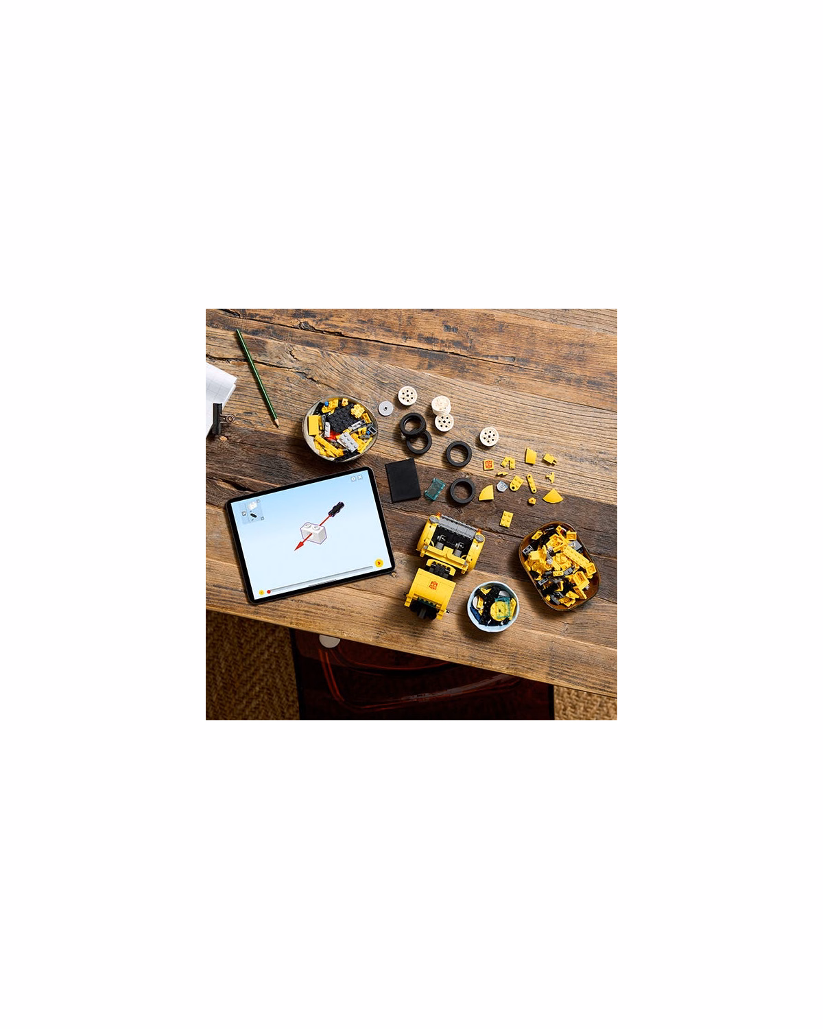 LEGO® Icons Transformers Bumblebee Model Set 10338 - 7