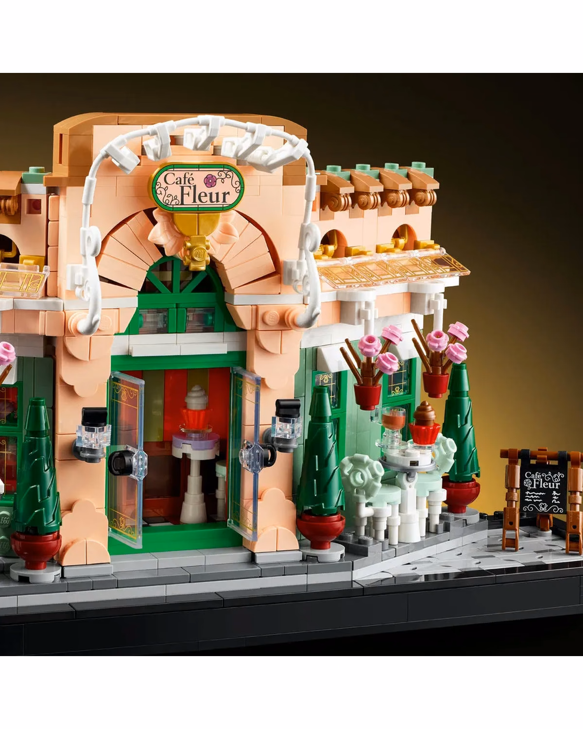 LEGO Icons 10362 French Café - afbeelding 4