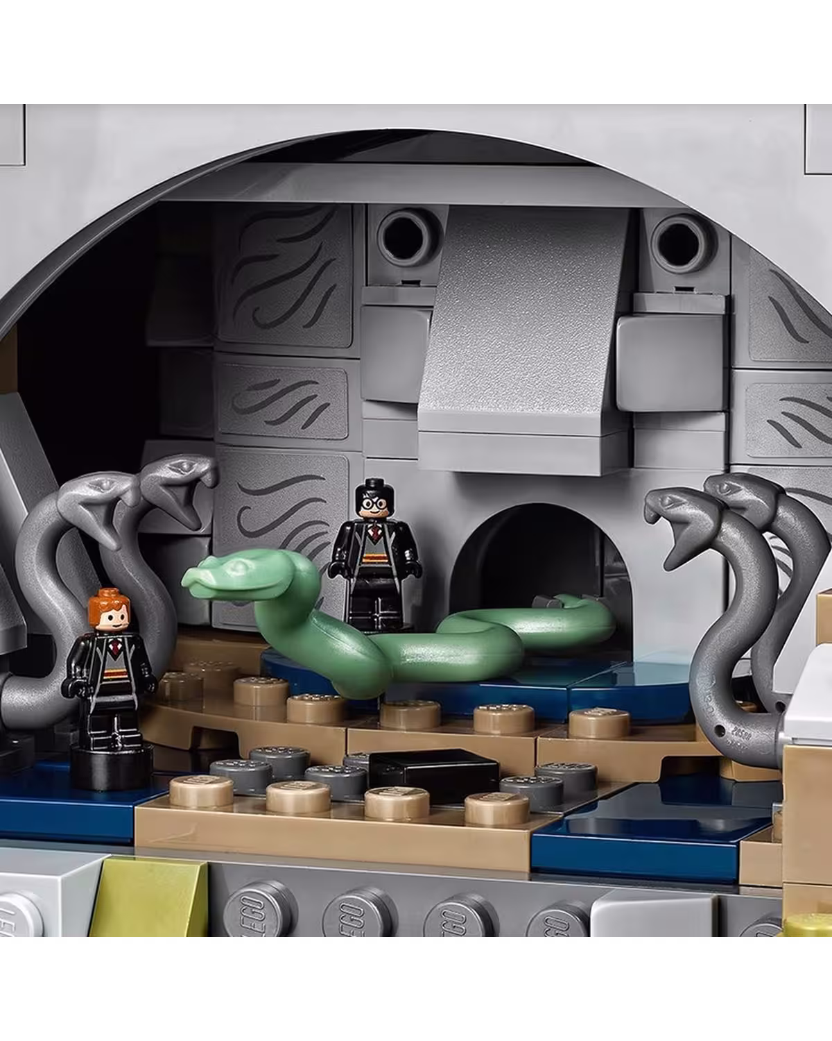 LEGO Harry Potter 71043 Hogwarts Castle Set view 4