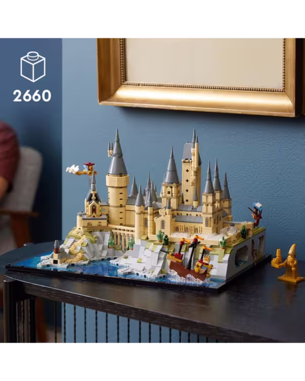 LEGO Harry Potter 76419 Hogwarts Castle and Grounds Set for Adults view 2