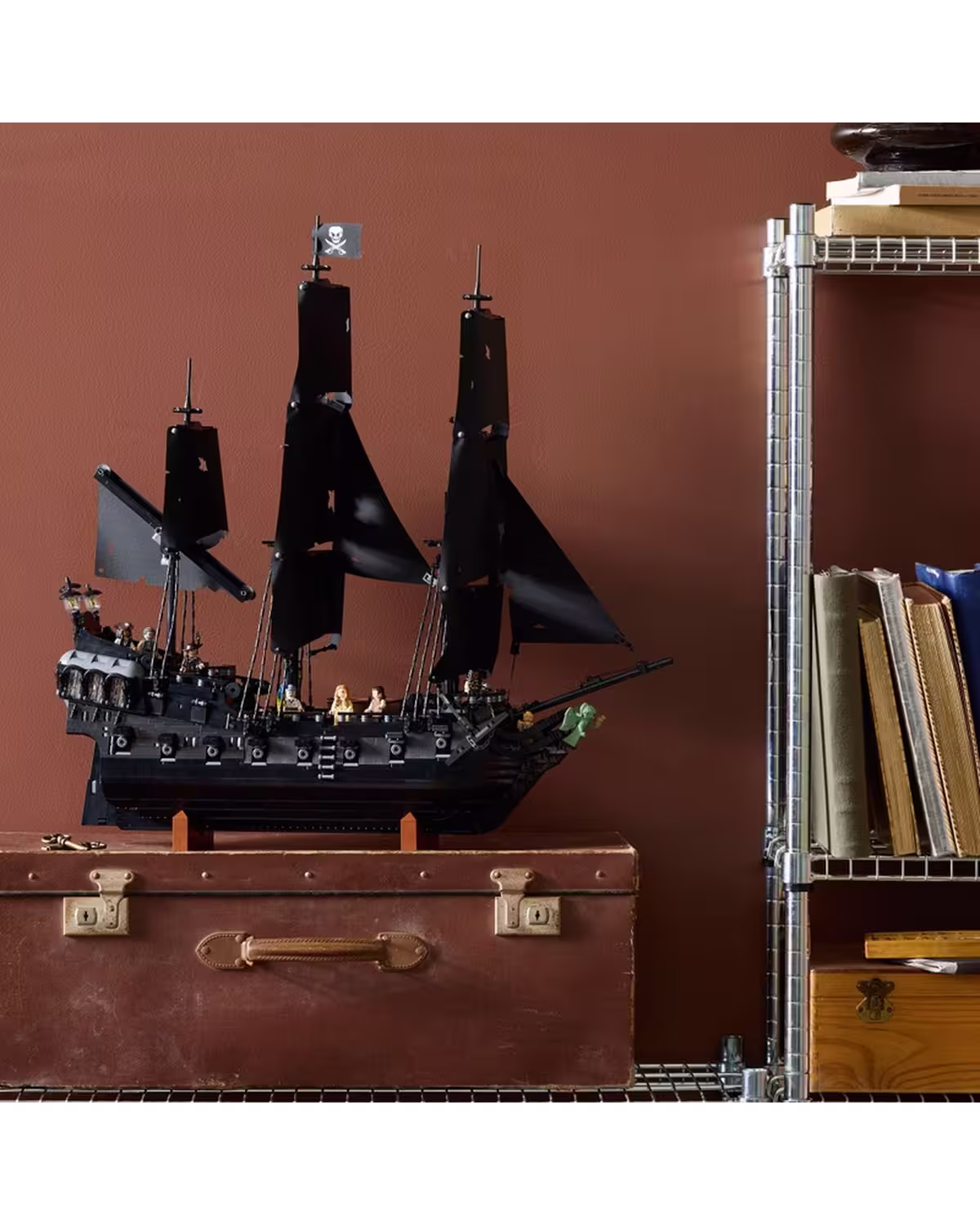 LEGO Icons 10365 Captain Jack Sparrow's Pirates of the Caribbean Ship Set for Adults view 6