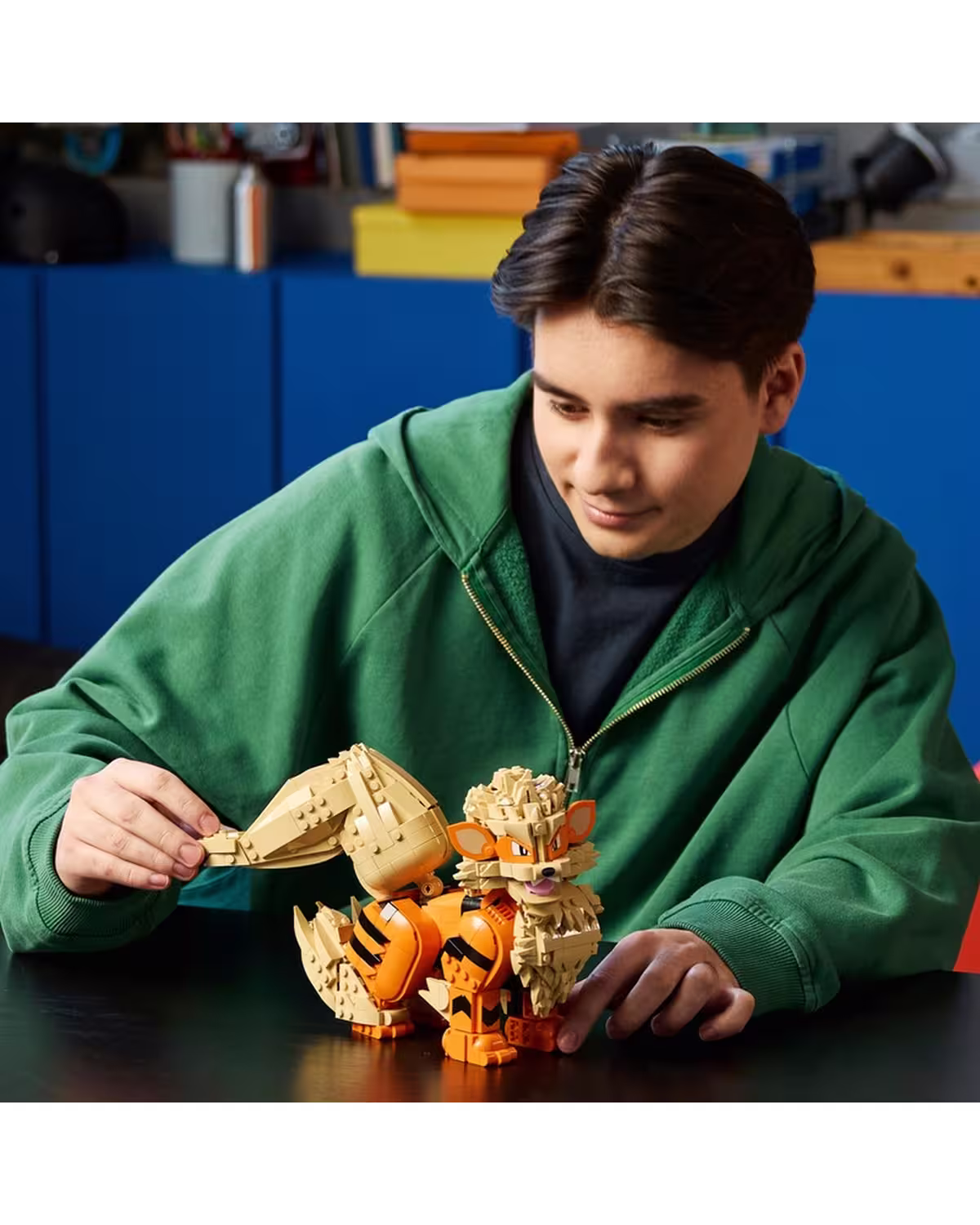 LEGO Pokémon 72160 Arcanine Set for Adults view 3
